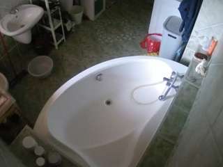 voyeurcam-julmodels-bath-1st-1