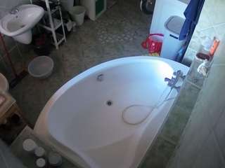 voyeurcam-julmodels-bath-1st-1