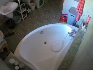 voyeurcam-julmodels-bath-1st-1