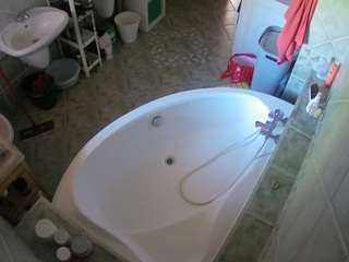 voyeurcam-julmodels-bath-1st-1