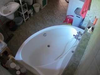 voyeurcam-julmodels-bath-1st-1