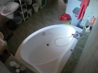 voyeurcam-julmodels-bath-1st-1