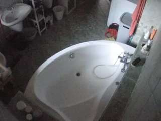 voyeurcam-julmodels-bath-1st-1