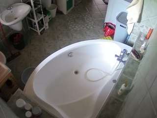 le modèle voyeurcam-julmodels-bath-1st-1 est en webcam porno dans un show sur le site camsoda, il possède les tags suivants: flashing,hidden cam,julmodels-house,no drinking,no smoking,pov,sex,sexwebcam,voyeur,hd,shower