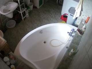 voyeurcam-julmodels-bath-1st-1