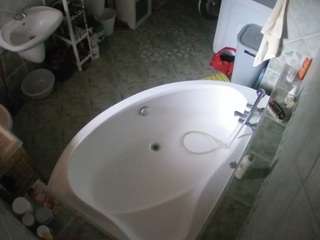 voyeurcam-julmodels-bath-1st-1