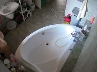 voyeurcam-julmodels-bath-1st-1