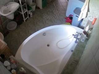 voyeurcam-julmodels-bath-1st-1 webcam model