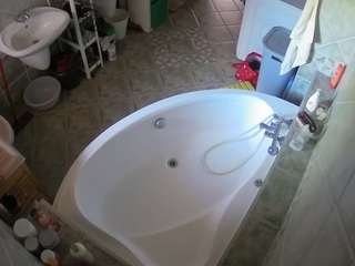 voyeurcam-julmodels-bath-1st-1 webcam model