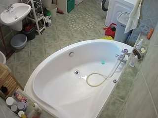 voyeurcam-julmodels-bath-1st-1 webcam