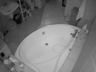 voyeurcam-julmodels-bath-1st-1 webcam
