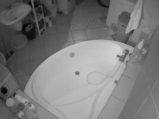 voyeurcam-julmodels-bath-1st-1 webcam