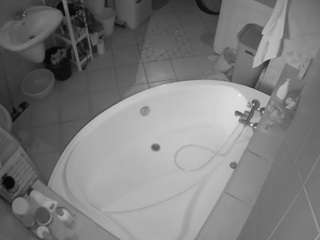 voyeurcam-julmodels-bath-1st-1 webcam