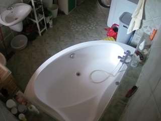 voyeurcam-julmodels-bath-1st-1 webcam