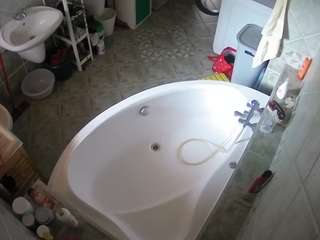 voyeurcam-julmodels-bath-1st-1 webcam