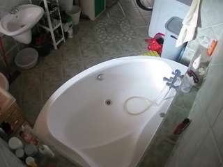 voyeurcam-julmodels-bath-1st-1 webcam
