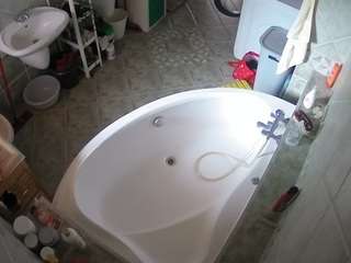 voyeurcam-julmodels-bath-1st-1 webcam