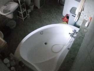 voyeurcam-julmodels-bath-1st-1
