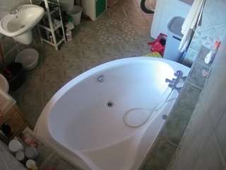 voyeurcam-julmodels-bath-1st-1