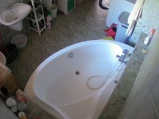 voyeurcam-julmodels-bath-1st-1