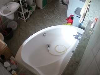 voyeurcam-julmodels-bath-1st-1