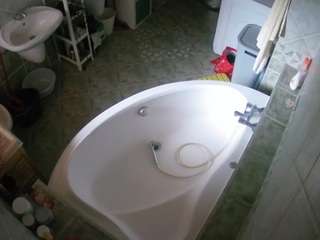 Ця модель зараз онлайн. voyeurcam-julmodels-bath-1st-1