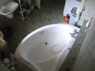 Bu model şu anda canlı. voyeurcam-julmodels-bath-1st-1