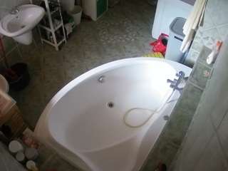 Эта модель сейчас онлайн. voyeurcam-julmodels-bath-1st-1