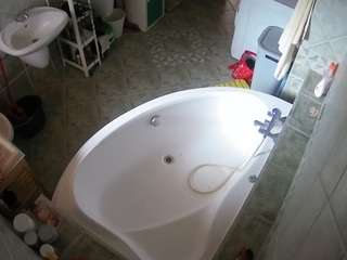 Mẫu này đang trực tiếp. voyeurcam-julmodels-bath-1st-1