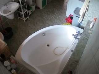 Questo modello è in diretta ora. voyeurcam-julmodels-bath-1st-1