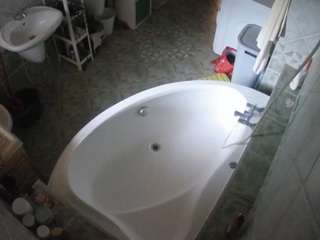 voyeurcam-julmodels-bath-1st-1