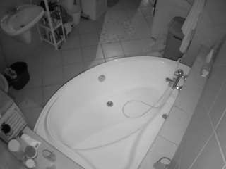le modèle voyeurcam-julmodels-bath-1st-1 est en webcam porno dans un show sur le site camsoda, il possède les tags suivants: flashing,hidden cam,julmodels-house,no drinking,no smoking,pov,sex,sexwebcam,voyeur,hd,shower