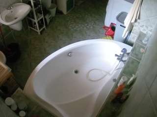 voyeurcam-julmodels-bath-1st-1