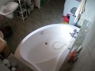 voyeurcam-julmodels-bath-1st-1
