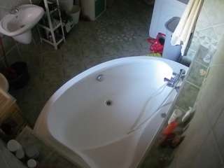voyeurcam-julmodels-bath-1st-1