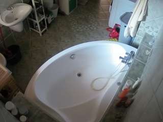 voyeurcam-julmodels-bath-1st-1 webcam