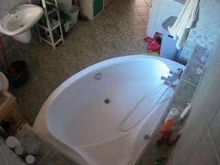 voyeurcam-julmodels-bath-1st-1