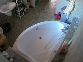 voyeurcam-julmodels-bath-1st-1