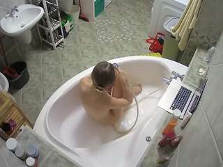 voyeurcam-julmodels-bath-1st-1