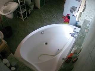 voyeurcam-julmodels-bath-1st-1