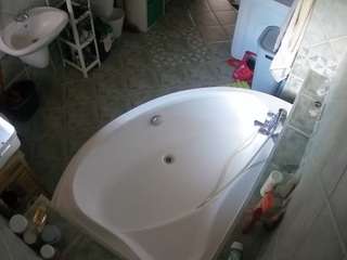 voyeurcam-julmodels-bath-1st-1
