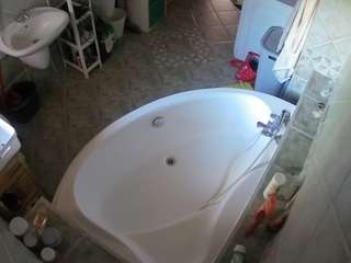 voyeurcam-julmodels-bath-1st-1