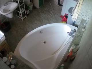 voyeurcam-julmodels-bath-1st-1