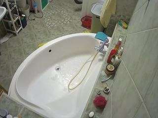 voyeurcam-julmodels-bath-1st-1