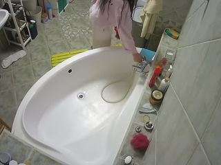 voyeurcam-julmodels-bath-1st-1
