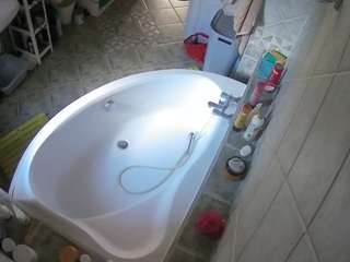 voyeurcam-julmodels-bath-1st-1
