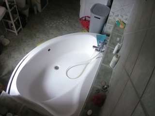 voyeurcam-julmodels-bath-1st-1