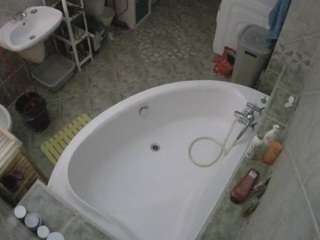 voyeurcam-julmodels-bath-1st-1