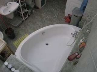 voyeurcam-julmodels-bath-1st-1