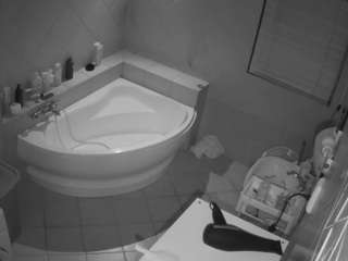 camsoda voyeurcam-julmodels-bath-1st-2